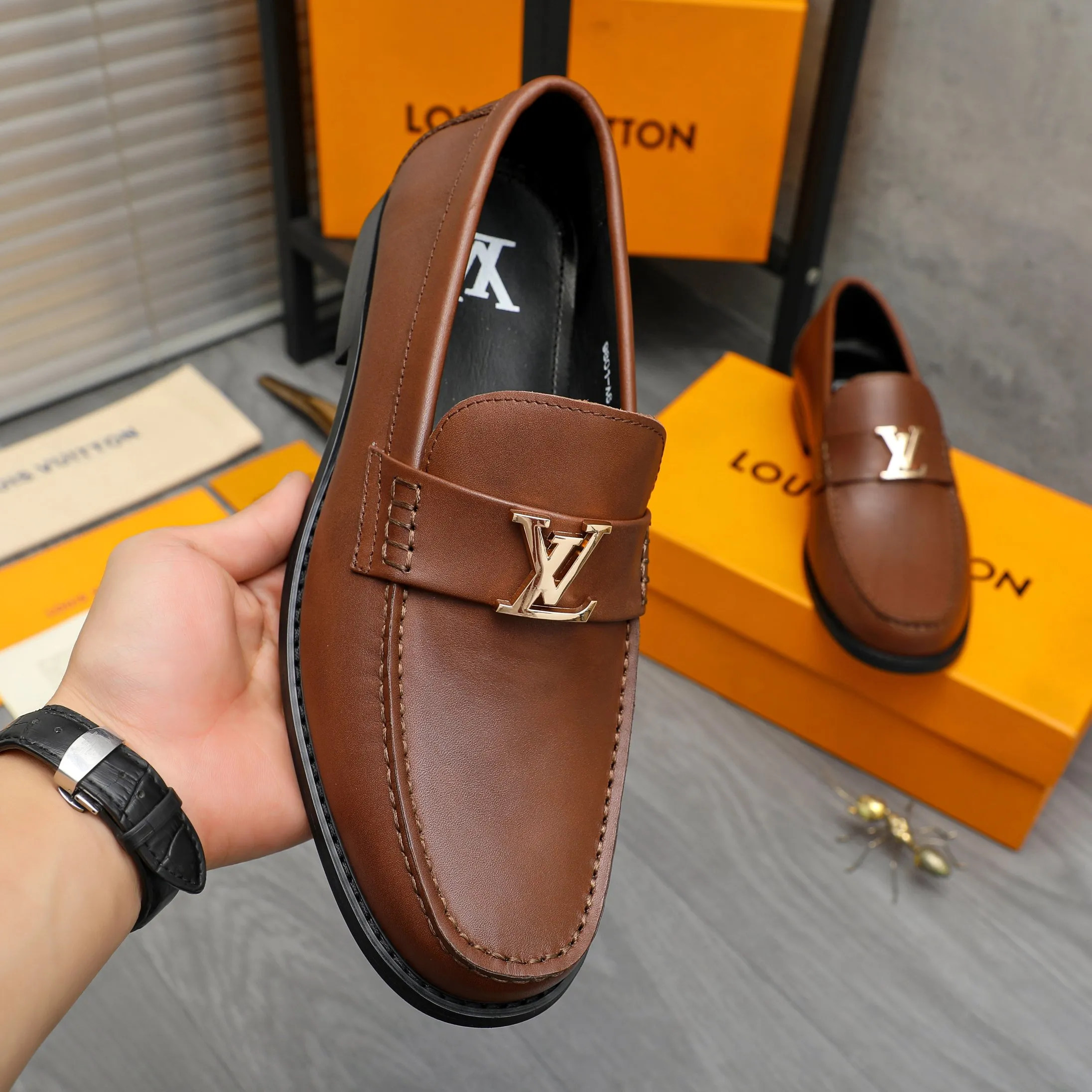 Men's shoes 💰p460 Product trademark: LV (Louis Vuitton) business slip-on leather shoes Regular size: 38-45 (45 is custom-made and non-returnable) Product materials: Selected high-quality cowhide upper, cowhide lining, original rubber outsole